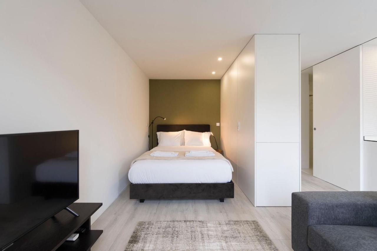 Lovelystay - Modern Loft With Gym & Free Parking Minutes Away From Cbd Porto Exterior foto
