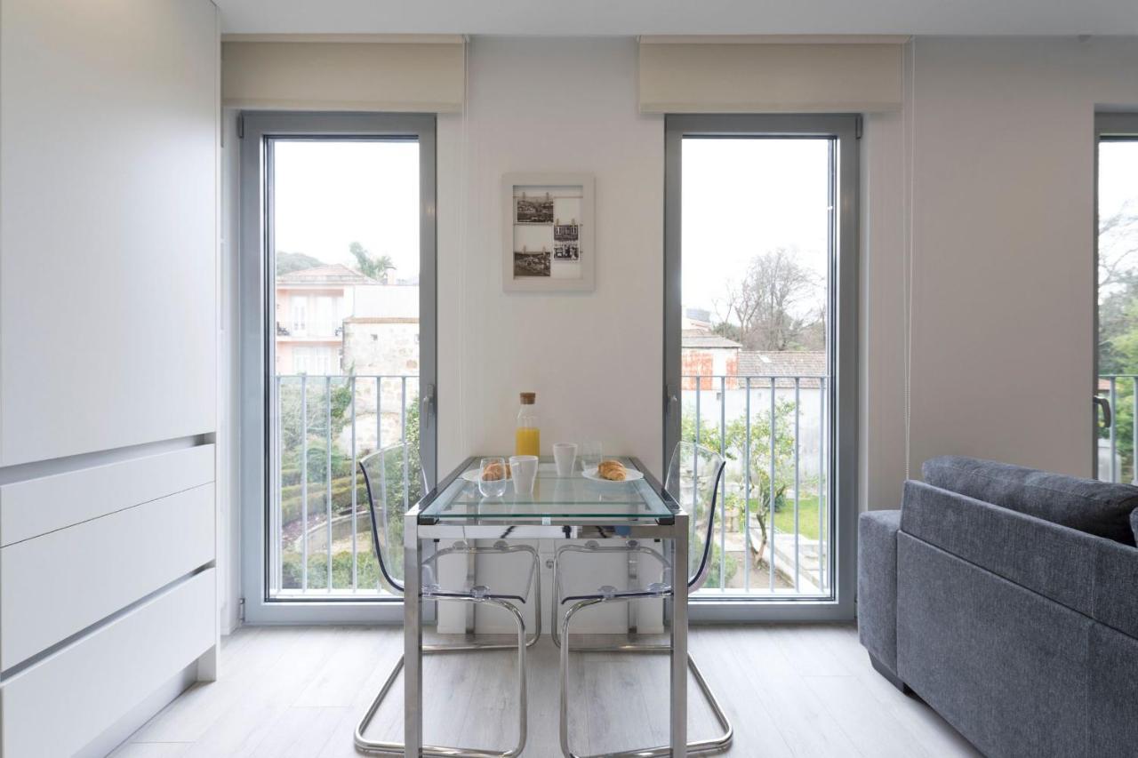 Lovelystay - Modern Loft With Gym & Free Parking Minutes Away From Cbd Porto Exterior foto