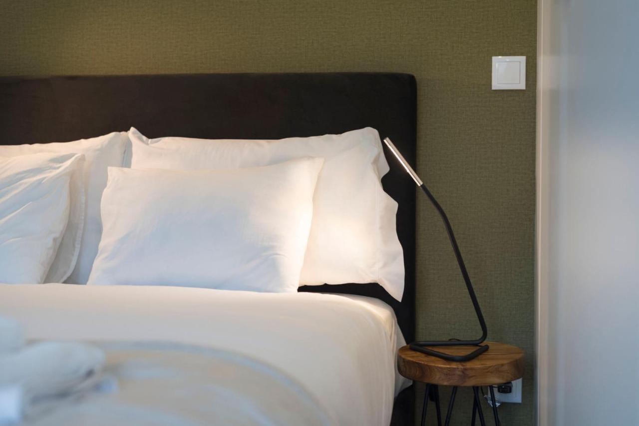 Lovelystay - Modern Loft With Gym & Free Parking Minutes Away From Cbd Porto Exterior foto