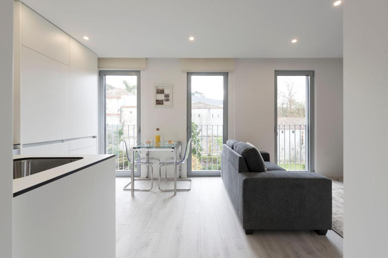 Lovelystay - Modern Loft With Gym & Free Parking Minutes Away From Cbd Porto Exterior foto
