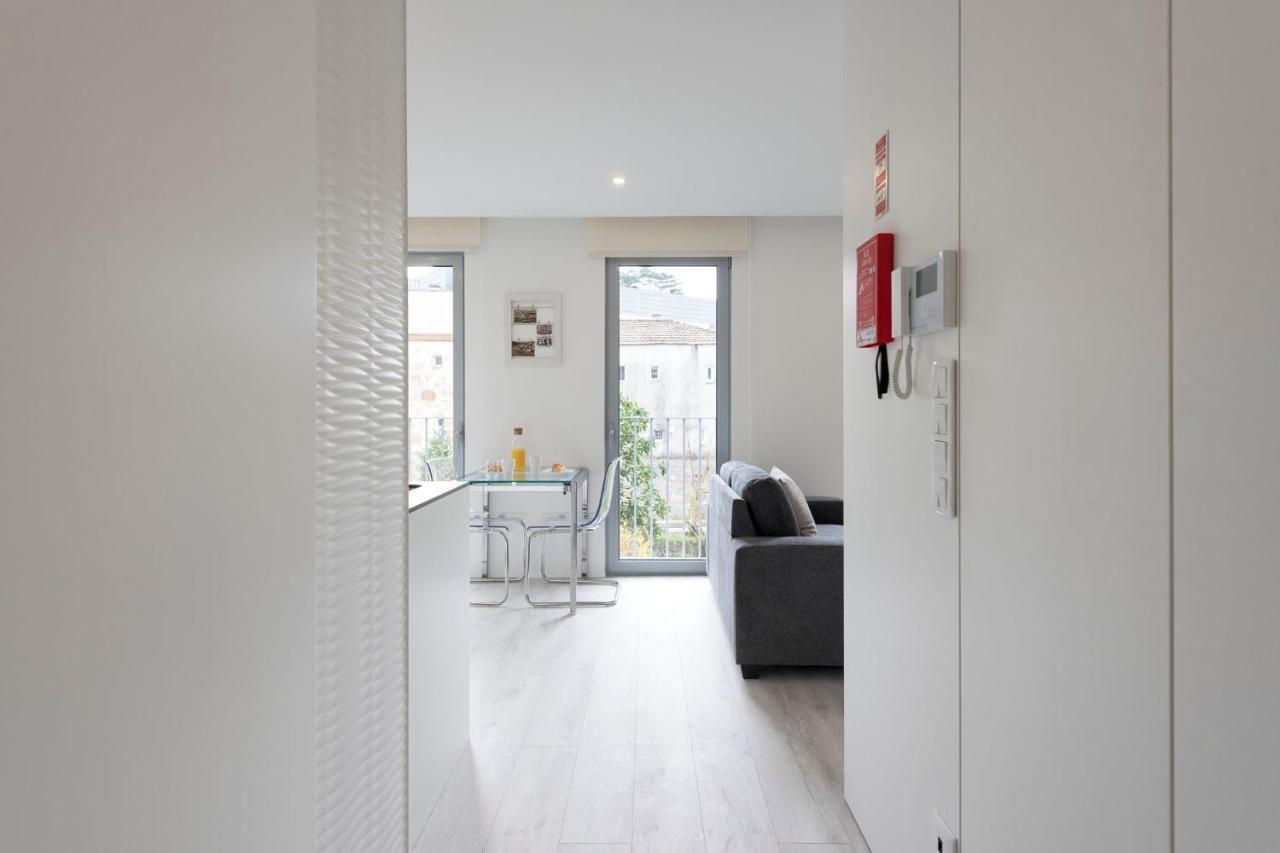 Lovelystay - Modern Loft With Gym & Free Parking Minutes Away From Cbd Porto Exterior foto