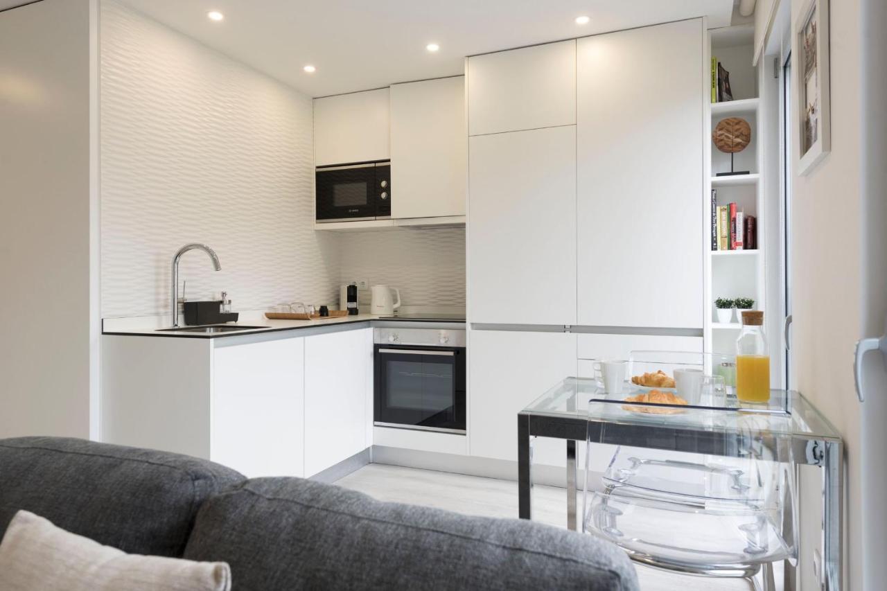 Lovelystay - Modern Loft With Gym & Free Parking Minutes Away From Cbd Porto Exterior foto