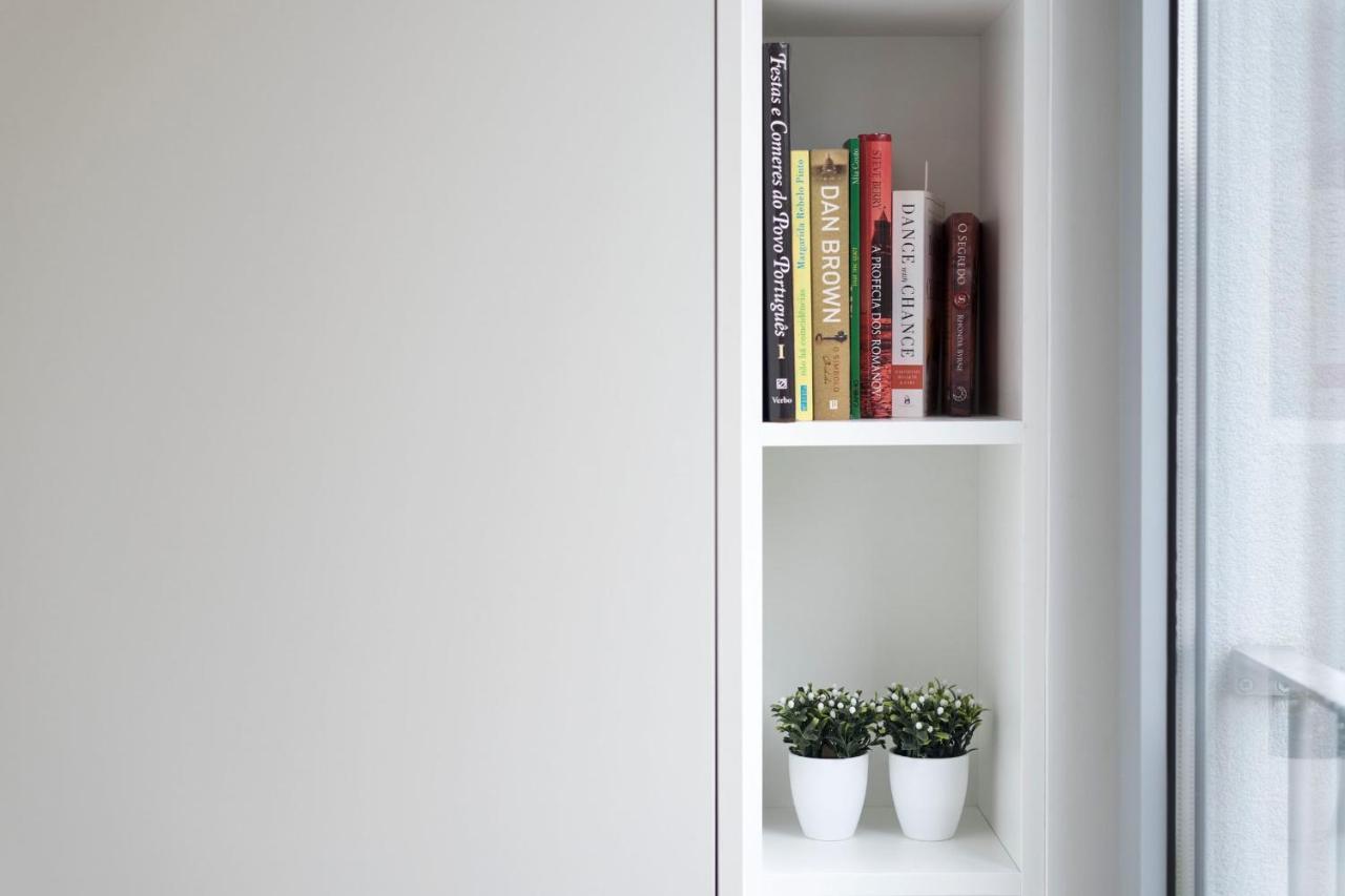 Lovelystay - Modern Loft With Gym & Free Parking Minutes Away From Cbd Porto Exterior foto